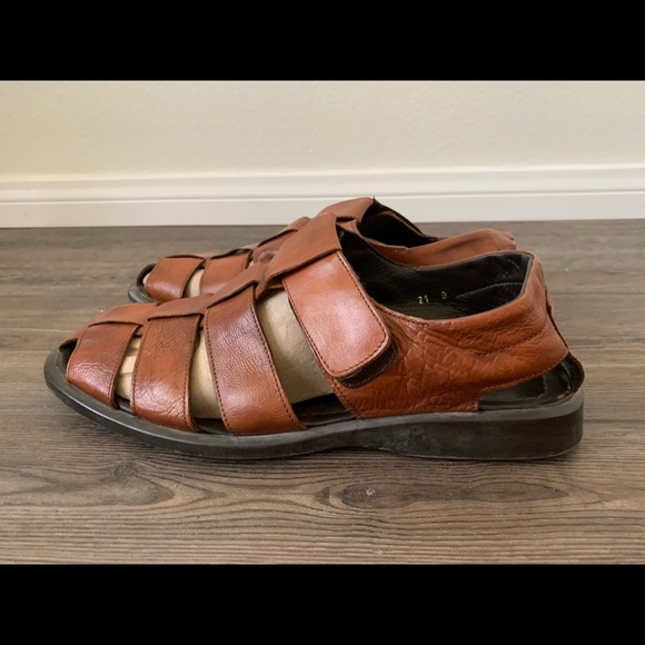 Sandals - Picture 2 of 10